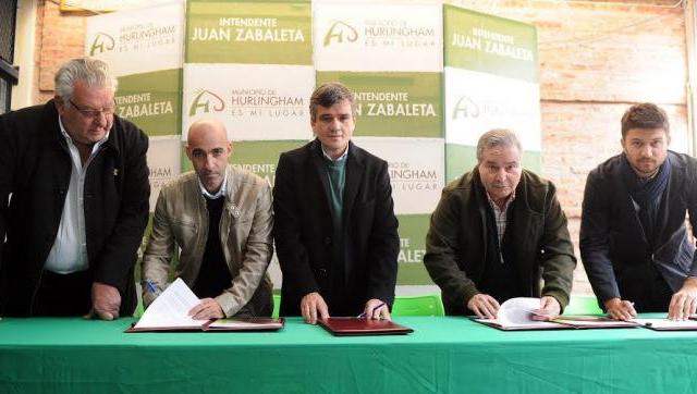 Zabaleta firmó convenios para abastecer de medicamentos genéricos a 8 municipios más de la Provincia