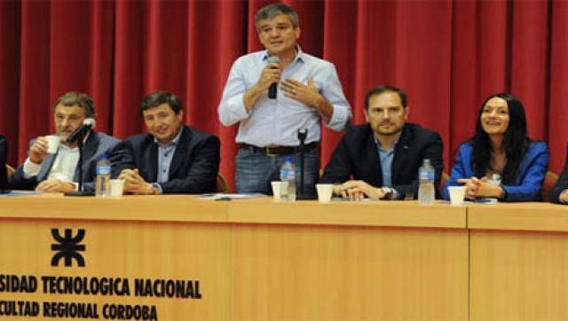 Zabaleta participó en Córdoba, junto a Daniel Arroyo, de la presentación del Plan Contra el Hambre