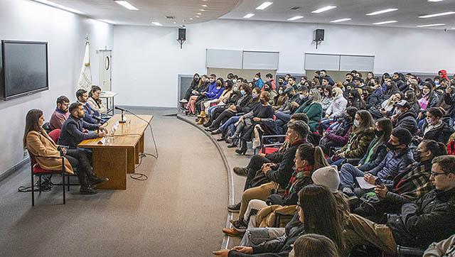 Periodistas celebraron su día con una charla a estudiantes de la UNLaM